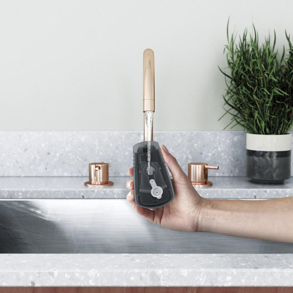 Electrolux E6HS1-2EG 1200 W Buharlı Kırışıklık Giderici Ütü