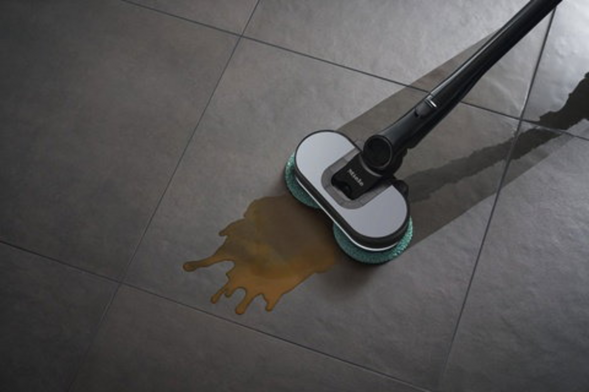Miele Triflex HX3 Aqua Dikey Şarjlı Süpürge